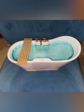 Our Generation doll bath tub